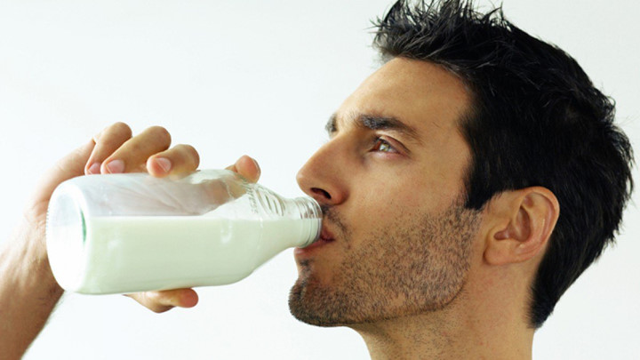 Sữa - 10 loại thực phẩm giúp giảm acid uric trong máu nhanh nhất